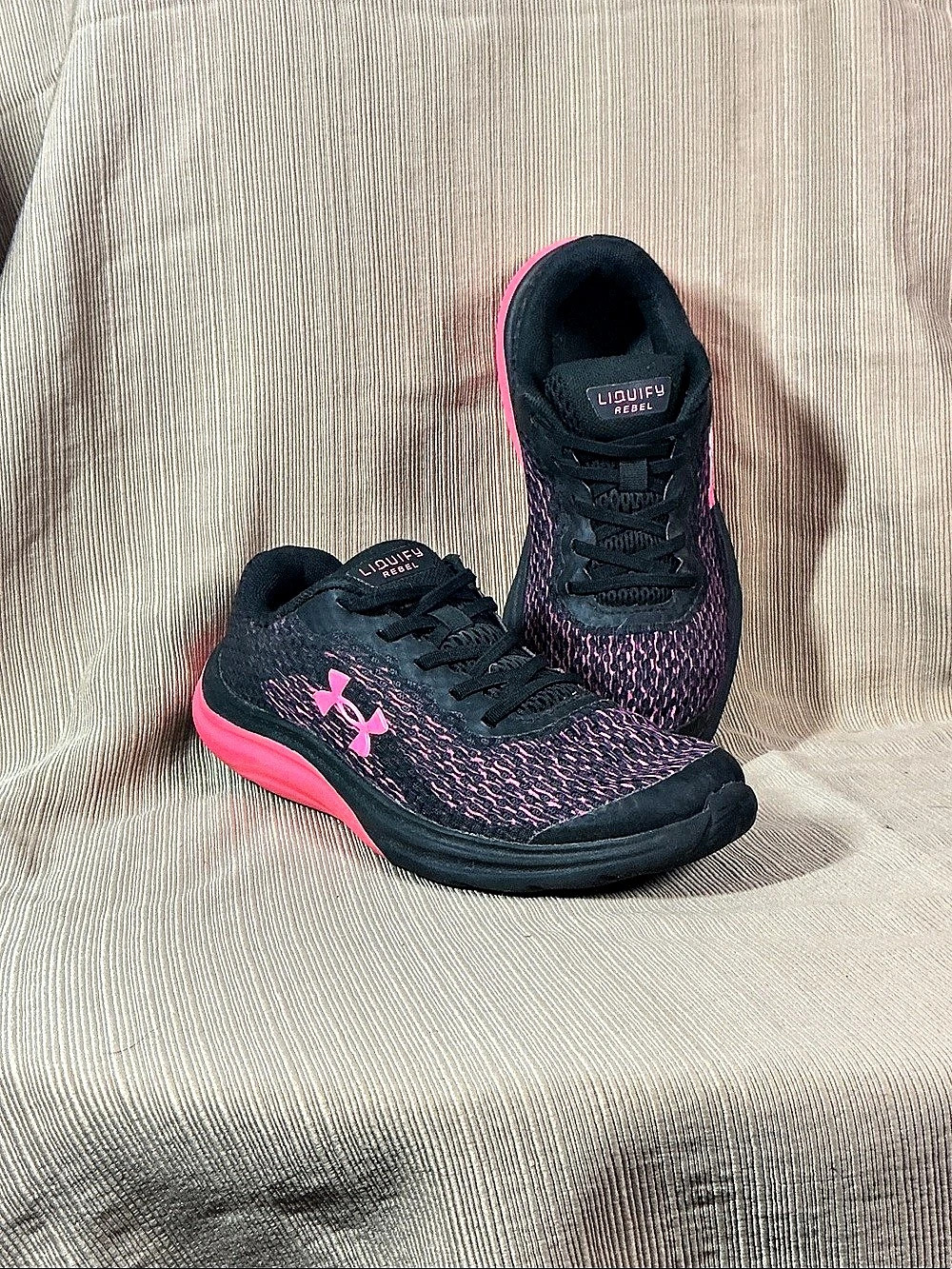 Under Armour Liquify Rebel Running Shoes Black & Pink